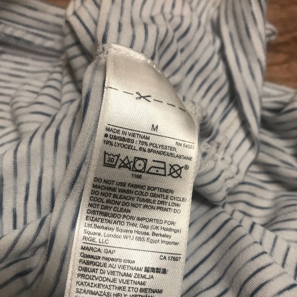 Gap Fit Striped V Neck T-Shirt - Picture 5 of 5